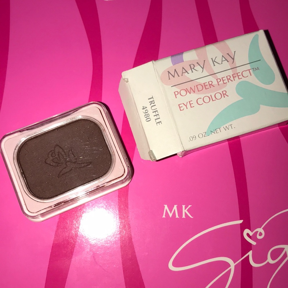 Mary Kay powder perfect eye color Truffle new in box